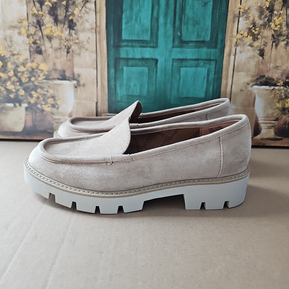 Women's Sonoma With Ortholite Eco Cream Suede Loafers US Size 8.5